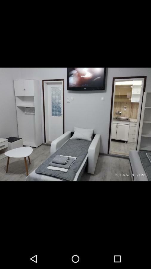 Apartmani Pinokio Ni Exterior foto